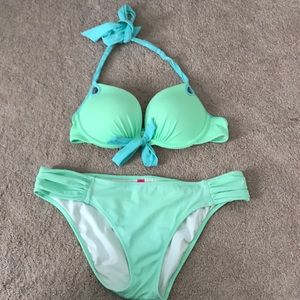 VS pink bathing suit